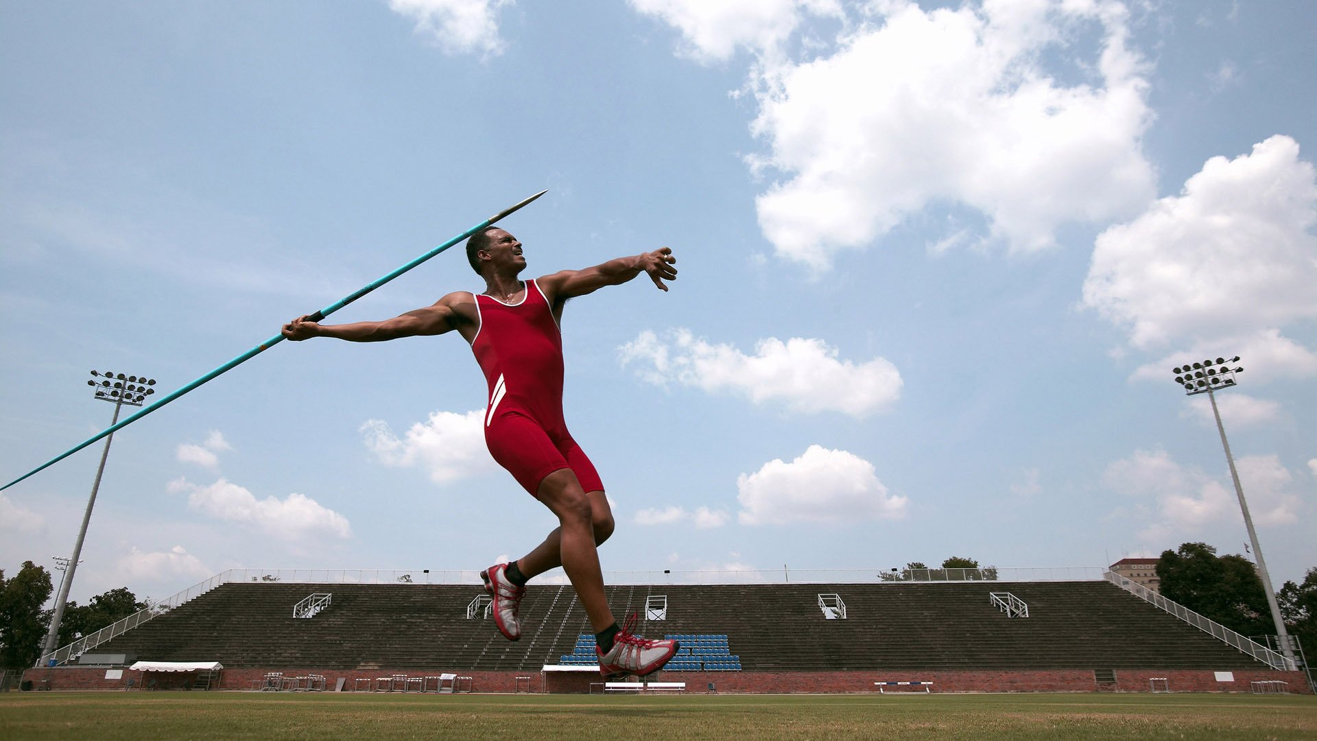 世界杯新周期：鼓励更多前球星参与青训工作 为少年提供榜样力量